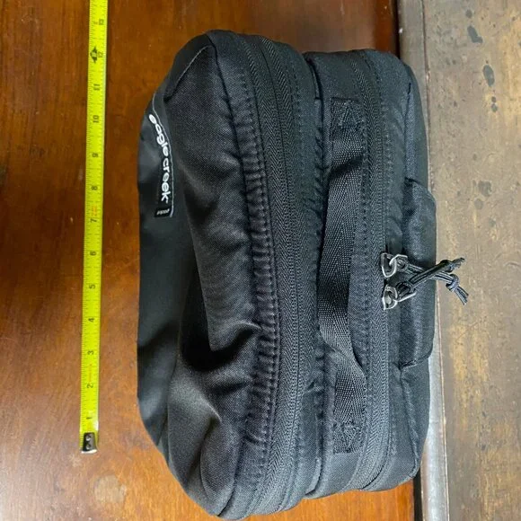 Eagle Creek Pack-It® Trifold Toiletry Kit - Picture 7 of 12